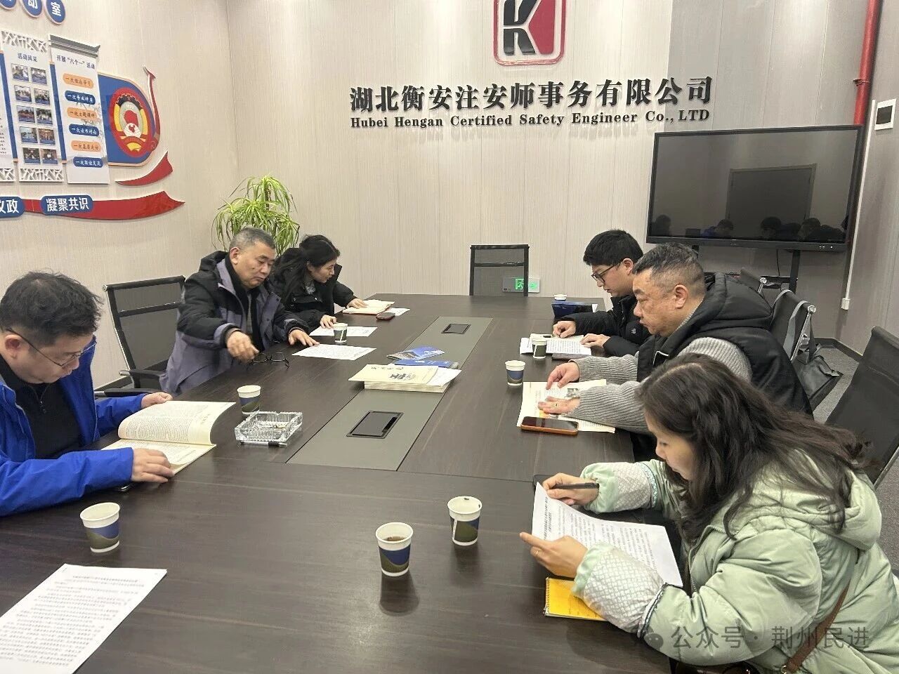 a3a68fb041aadca70b91ae38b437d82d.jpg a3a68fb041aadca70b91ae38b437d82d.jpg